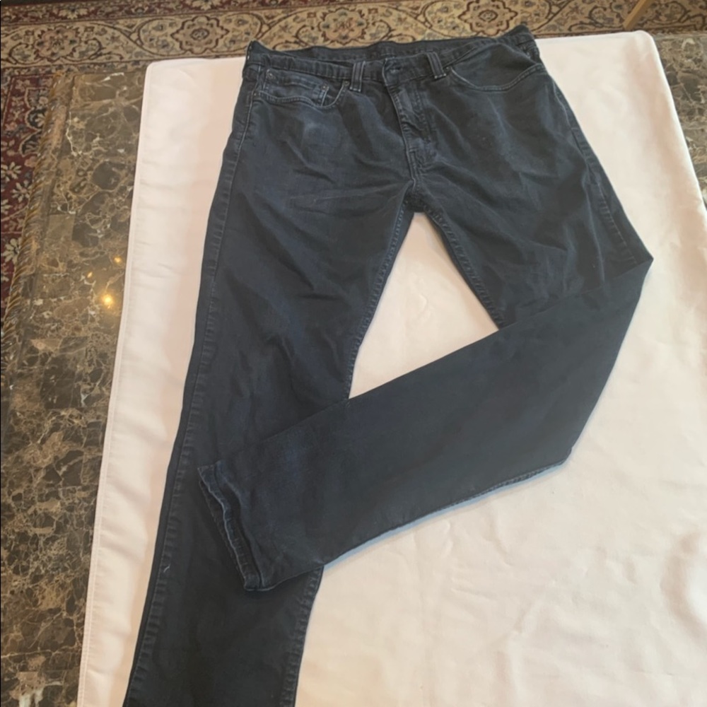 Black Levi’s jeans
